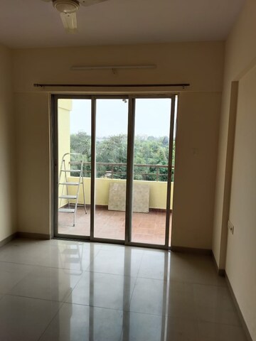 Room in 2 BHK Apartment at Shivam Serene Scapes, Ravet – for Rent