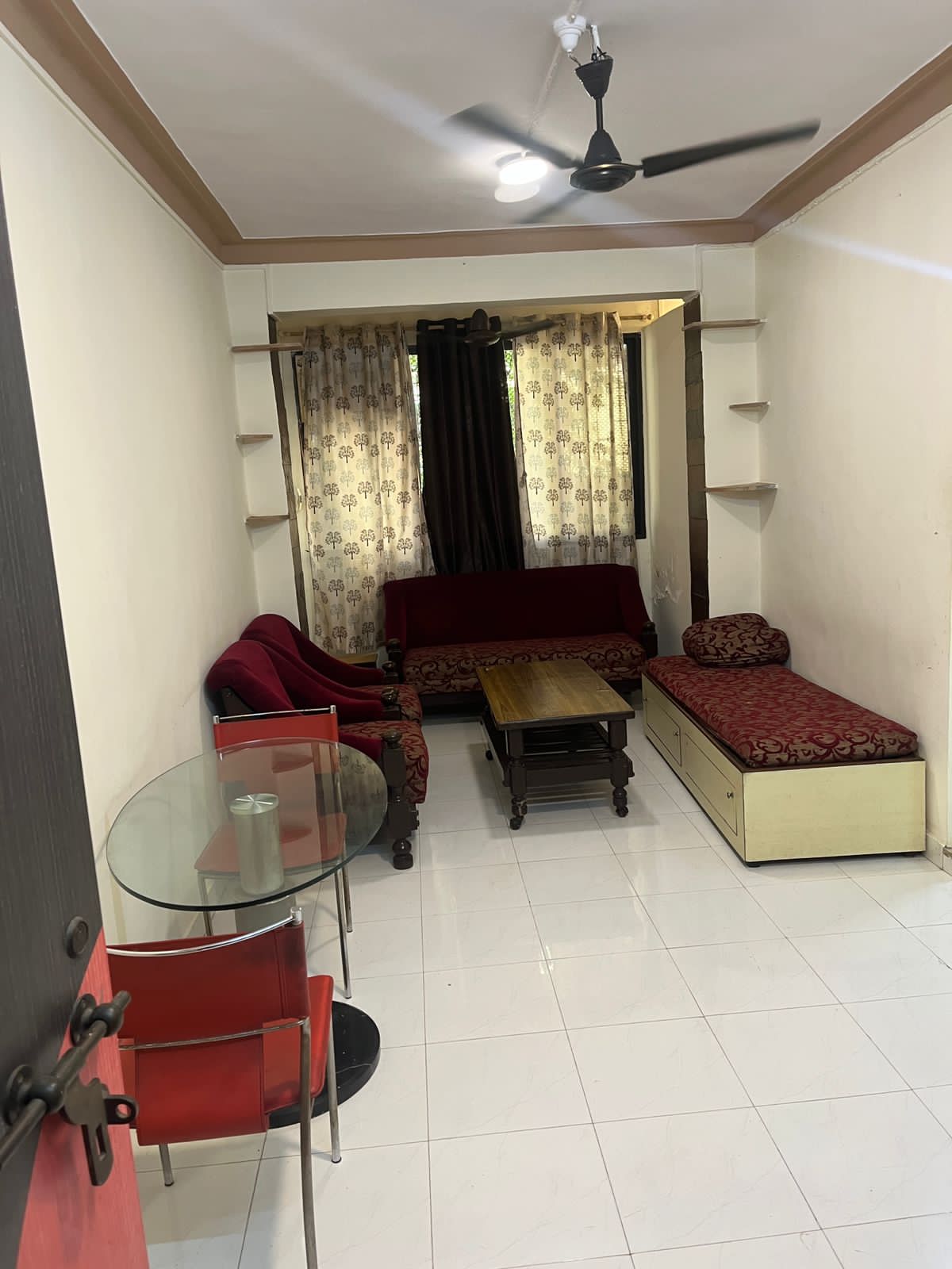 1.5 BHK Apartment For Rent in North Bombay Society