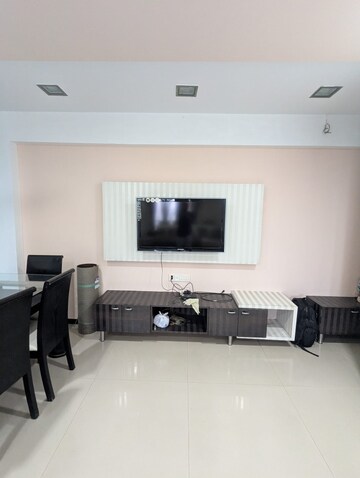 Team Area in 2 BHK Apartment at Jaydeep Park, Majiwada – for Rent
