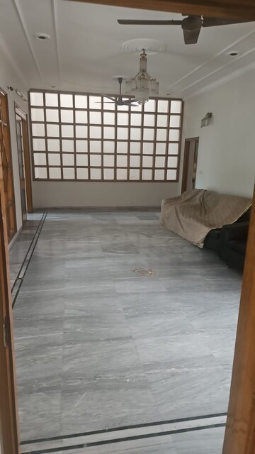 Room in 2 BHK Independent House at Sector 4 – for Rent