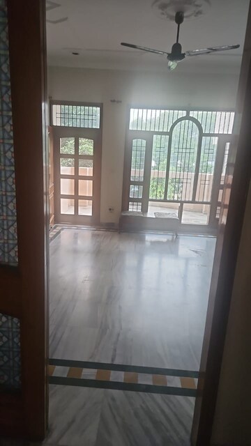 Room in 2 BHK Independent House at Sector 4 – for Rent