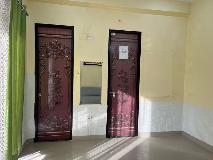 Room, arjunganj 3 Bedroom 1500 Sq.Ft. Apartment In Arjunganj Lucknow 9131178