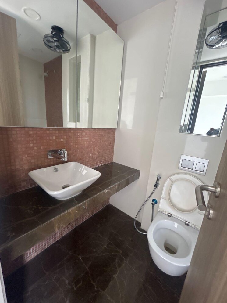 Bathroom, lodha-marquise 3 Bedroom 1347 Sq.Ft. Apartment In Worli Mumbai 9131216