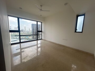 Room in 3 BHK Apartment at Lodha Marquise, Worli – for Rent