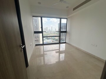 Room in 3 BHK Apartment at Lodha Marquise, Worli – for Rent
