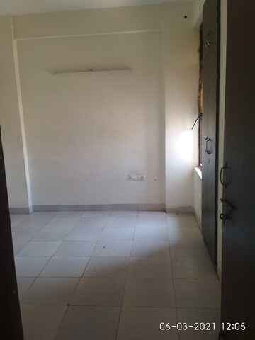 Bathroom in 3 BHK Apartment at Amolik Heights, Sector 88 – for Rent