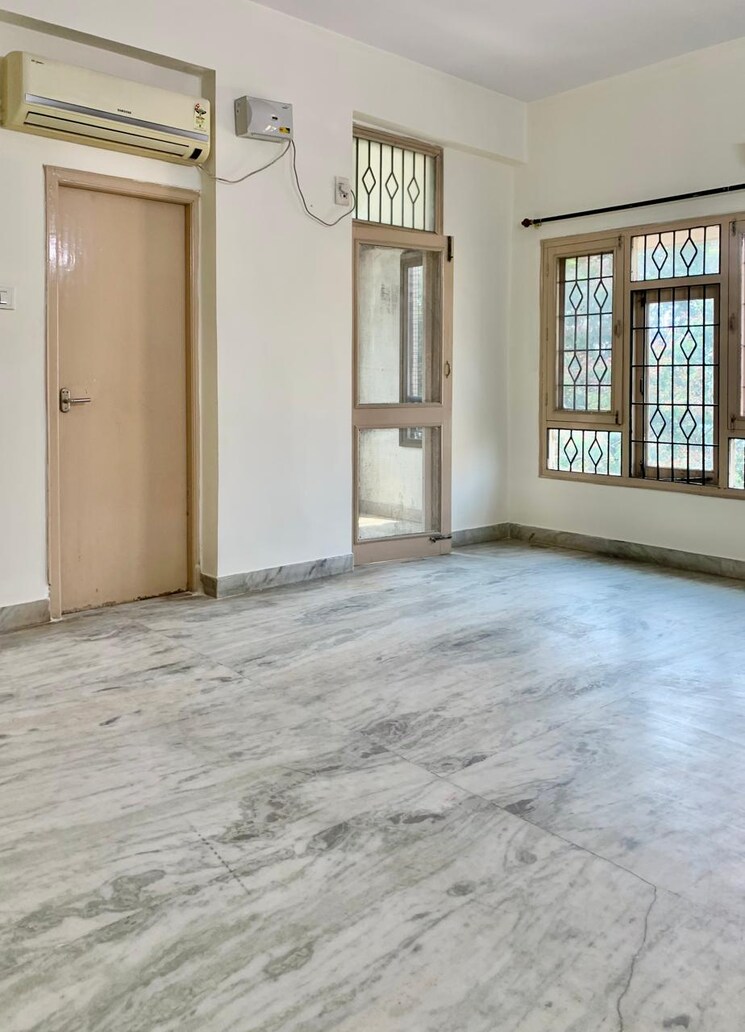 Room, east marredpally 3 Bedroom 1400 Sq.Ft. Apartment In East Marredpally Hyderabad 9131156