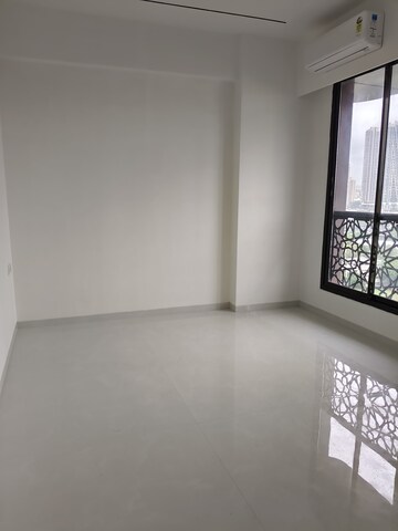 Room in 2 BHK Apartment at Alamdar The Auro, Lower Parel – for Rent