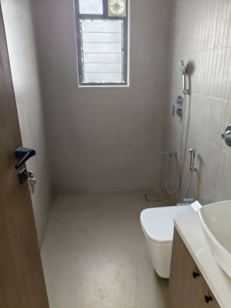 Bathroom, alamdar-the-auro 2 Bedroom 895 Sq.Ft. Apartment In Lower Parel Mumbai 9131282
