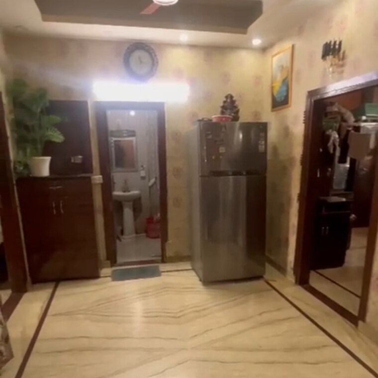 Living Room, h block shastri nagar 3 Bedroom 115 Sq.Yd. Builder Floor In H Block Shastri Nagar Ghaziabad 9131257