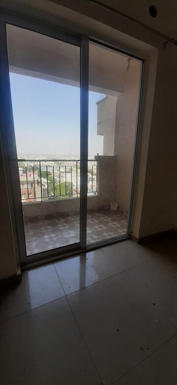 Furnished Amenities in 2 BHK Apartment at Land Craft Golf Links Villa, Pandav Nagar – for Rent