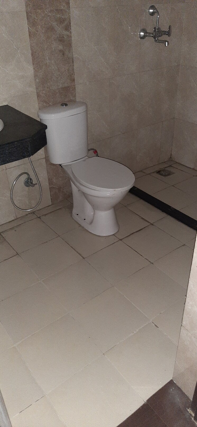 Bathroom, landcraft-golf-links 3 Bedroom 1450 Sq.Ft. Apartment In Pandav Nagar Ghaziabad 9131301