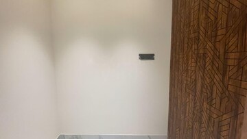 Room in 3 BHK Apartment at Sarah Enclave, Borabanda – for Rent