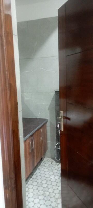 Bathroom in 3 BHK Builder Floor at RWA Apartments Sector 108, Sector 108 – for Rent