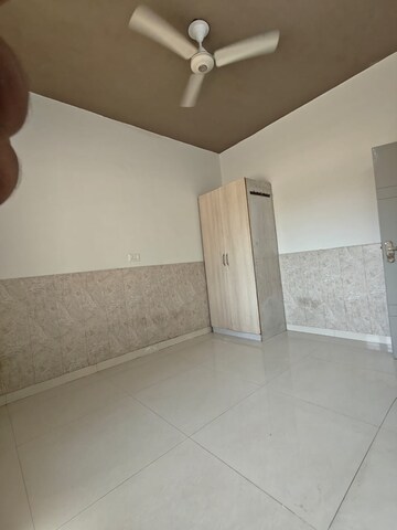 Room in 2 BHK Builder Floor at Sector 46 – for Rent