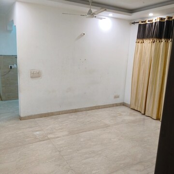 Room in 3 BHK Builder Floor at Malviya Nagar – for Rent