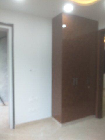Furnished Amenities in 3 BHK Builder Floor at New Rajinder Nagar – for Rent