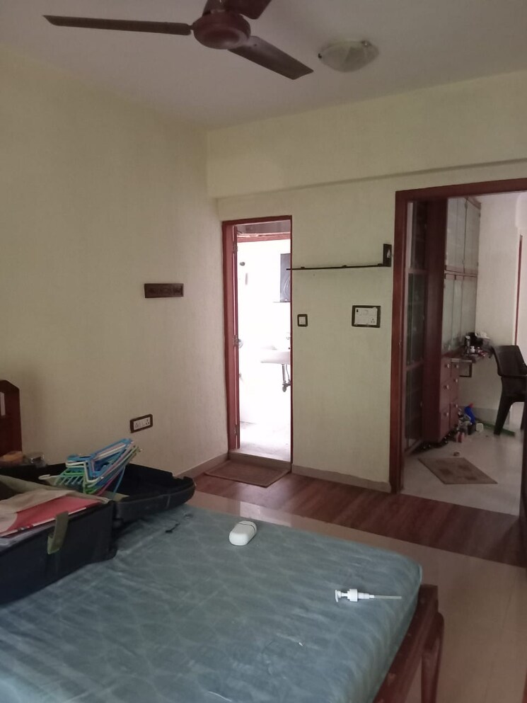 Room, juhu 2 Bedroom 1000 Sq.Ft. Apartment In Juhu Mumbai 9131480