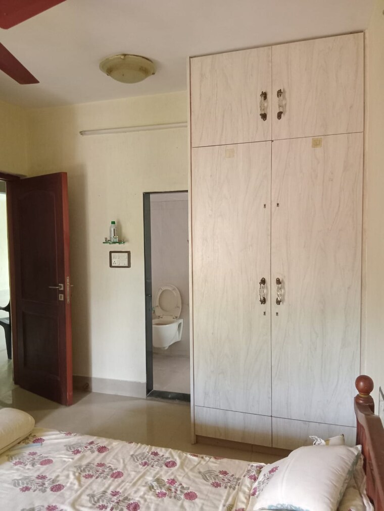 Bathroom, juhu 2 Bedroom 1000 Sq.Ft. Apartment In Juhu Mumbai 9131480
