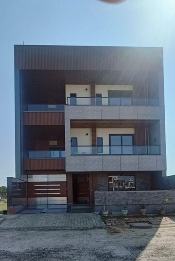 6+ BHK Independent House For Sale in Sector 23