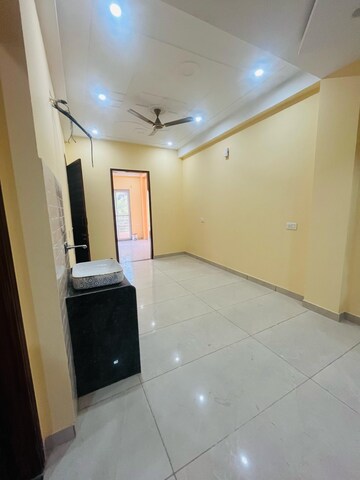 Bathroom in 2 BHK Builder Floor at Sector 46 – for Rent