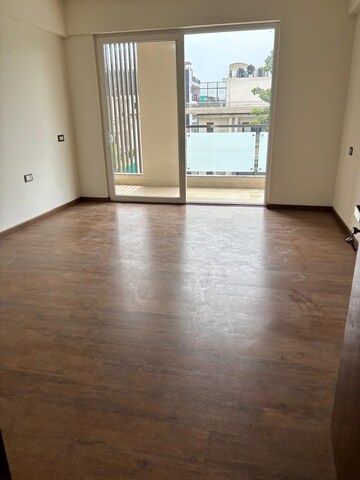 Room in 3 BHK Apartment at Mahindra Luminare, Sector 59 – for Sale