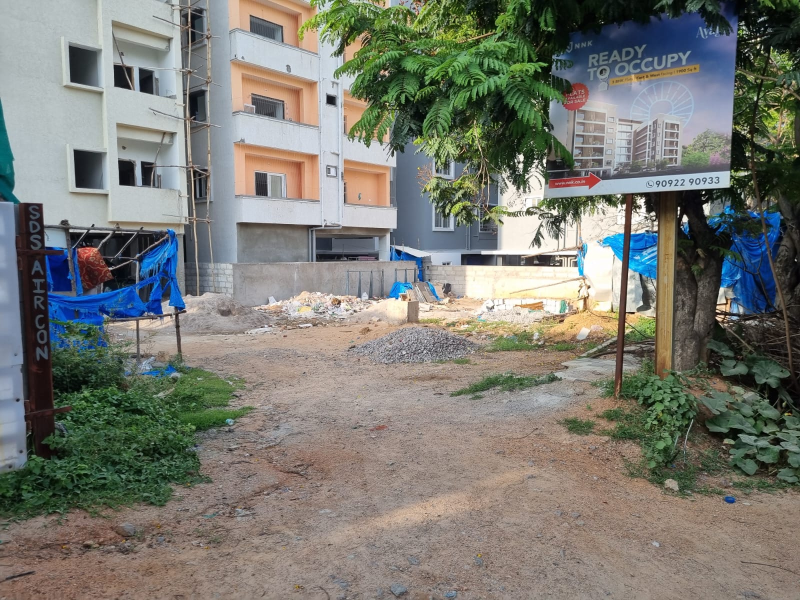 Land For Sale in Manikonda