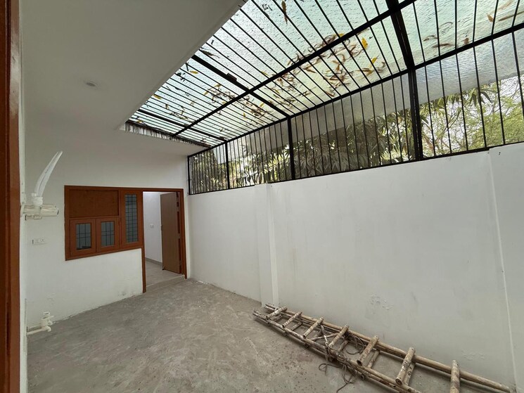 undefined, sector 44 2 Bedroom 200 Sq.Mt. Independent House In Sector 44 Noida 9131552