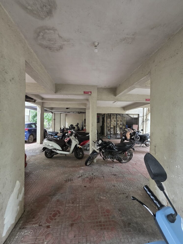  Parking, sakore-nagar-chs 2 Bedroom 890 Sq.Ft. Apartment In Viman Nagar Pune 9131550