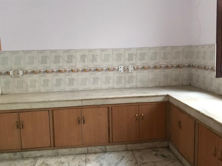 Kitchen, sector 30 3 Bedroom 360 Sq.Mt. Independent House In Sector 30 Noida 9131567