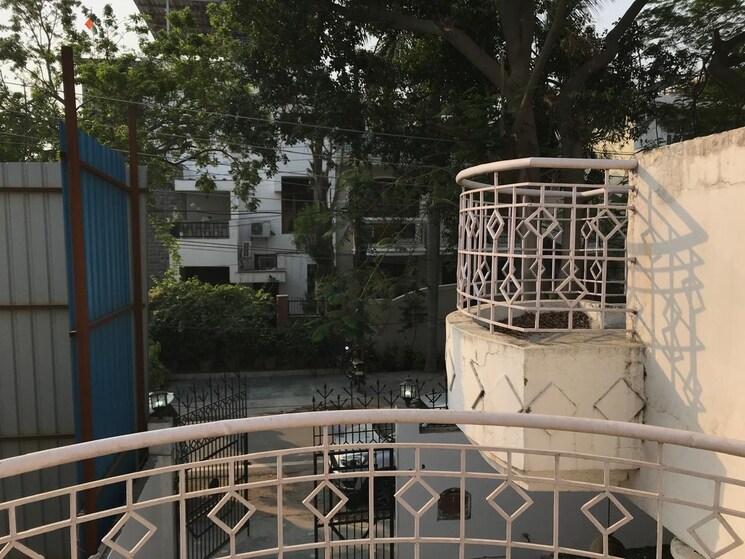 Balcony, sector 30 3 Bedroom 360 Sq.Mt. Independent House In Sector 30 Noida 9131567