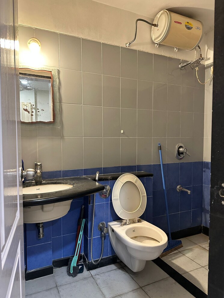 Bathroom, pristine-zircon 3 Bedroom 1500 Sq.Ft. Apartment In Viman Nagar Pune 9131584