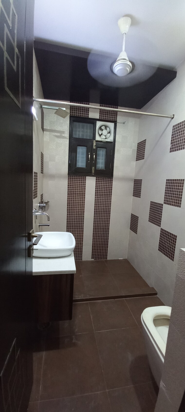 Bathroom, sector 41 4 Bedroom 100 Sq.Mt. Independent House In Sector 41 Noida 9131603