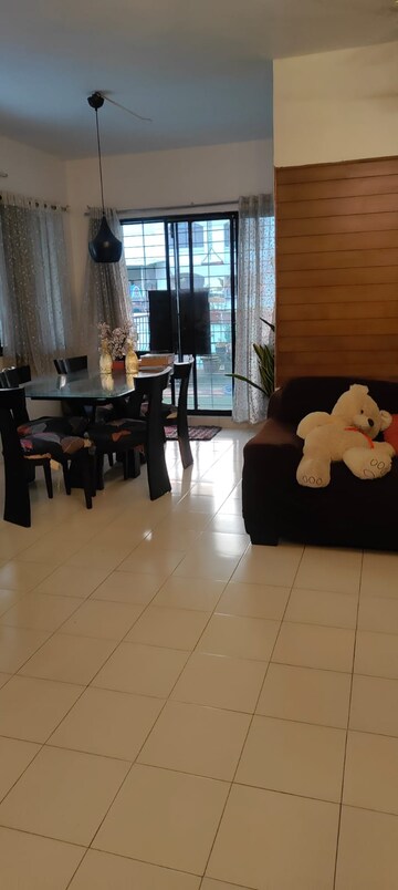 Living Room in 2 BHK Apartment at Viman Nagar – for Rent