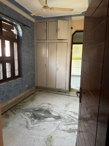 Kitchen in 2.5 BHK Builder Floor at Sector 30 – for Rent