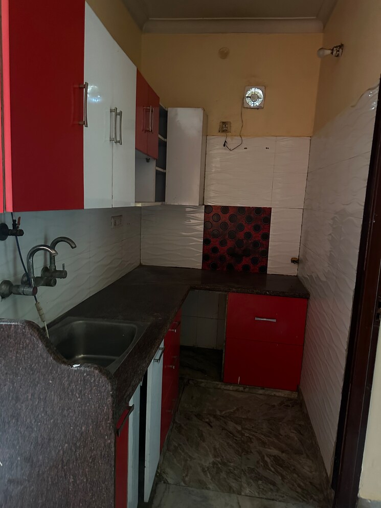 Kitchen, sector 30 2.5 Bedroom 1500 Sq.Ft. Builder Floor In Sector 30 Faridabad 9131645