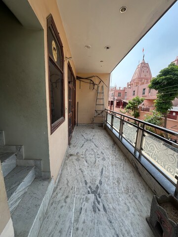 Balcony in 2.5 BHK Builder Floor at Sector 30 – for Rent
