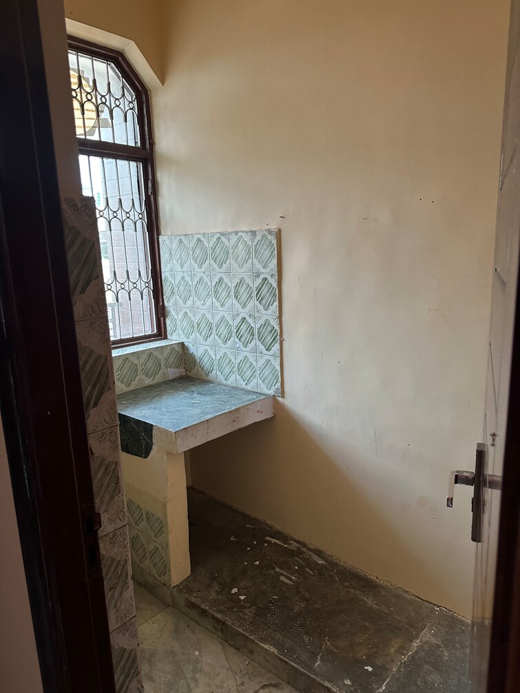 Bedroom, sector 30 2.5 Bedroom 1500 Sq.Ft. Builder Floor In Sector 30 Faridabad 9131645