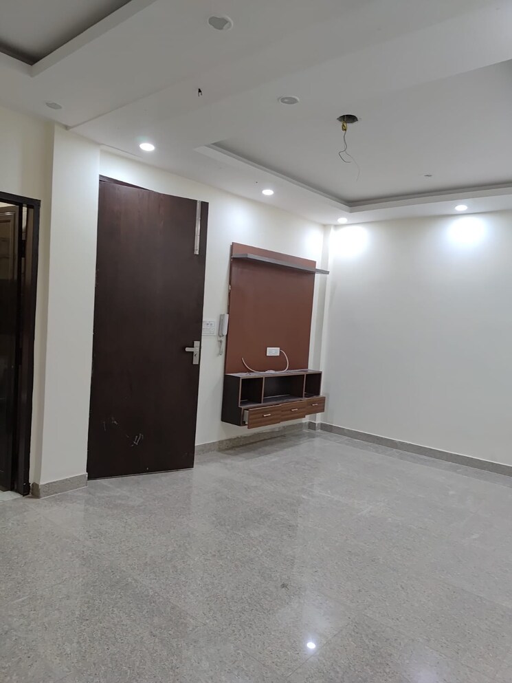 Room, rama park 3 Bedroom 1350 Sq.Ft. Builder Floor In Rama Park Delhi 9131650