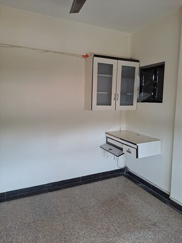 Furnished Amenities in 1 BHK Apartment at Zenith Apartment, Kandivali West – for Rent