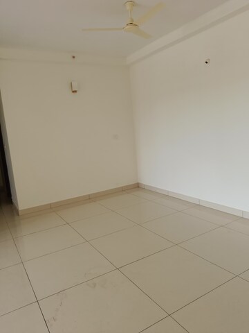 Room in 4 BHK Apartment at Avalon Park At The Prestige City, Sarjapur Road – for Rent