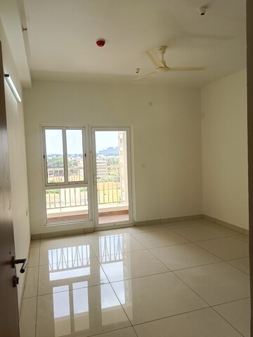 Room in 4 BHK Apartment at Avalon Park At The Prestige City, Sarjapur Road – for Rent