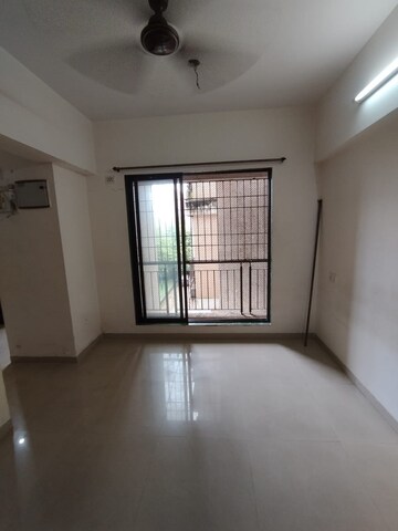 Room in 1 BHK Apartment at Squarefeet Imperial Square, Ghodbunder Road – for Rent