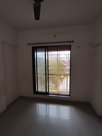Room in 1 BHK Apartment at Squarefeet Imperial Square, Ghodbunder Road – for Rent