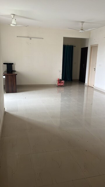 Room in 3 BHK Apartment at UPAVP Bhagirathi Enclave, Raebareli Road – for Rent