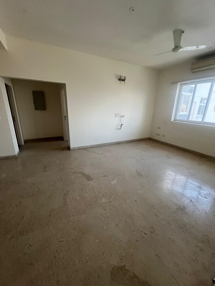 Room, emaar-mgf-the-palm-drive-villas 4 Bedroom 3711 Sq.Ft. Penthouse In Sector 66 Gurgaon 9131728