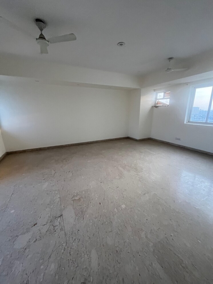 Room, emaar-mgf-the-palm-drive-villas 4 Bedroom 3711 Sq.Ft. Penthouse In Sector 66 Gurgaon 9131728