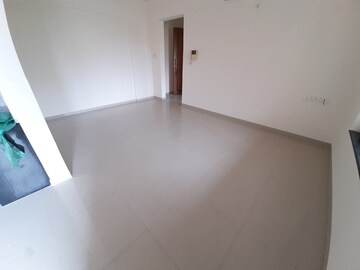 Room in 2 BHK Apartment at Shrinivas Crossover County B Wing, Sinhagad Road – for Rent