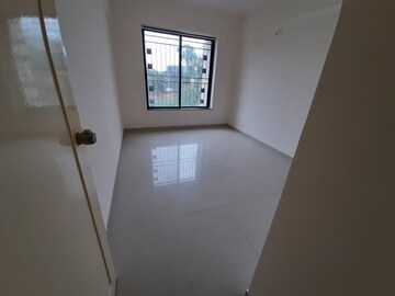 Room in 2 BHK Apartment at Shrinivas Crossover County B Wing, Sinhagad Road – for Rent