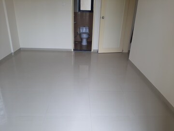 Room in 2 BHK Apartment at Shrinivas Crossover County B Wing, Sinhagad Road – for Rent